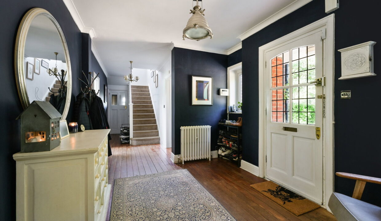 LITTLE-BURFORDS-_10__1790594972210
