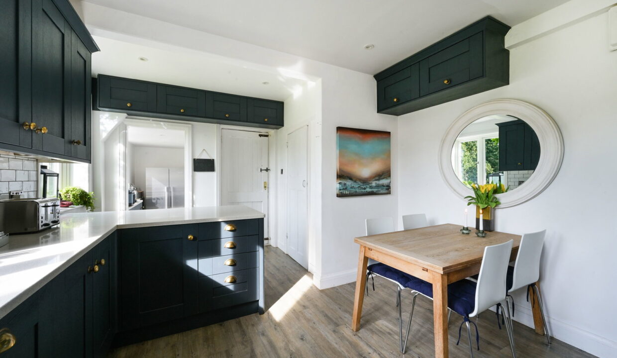 LITTLE-BURFORDS-_18__1790594993236