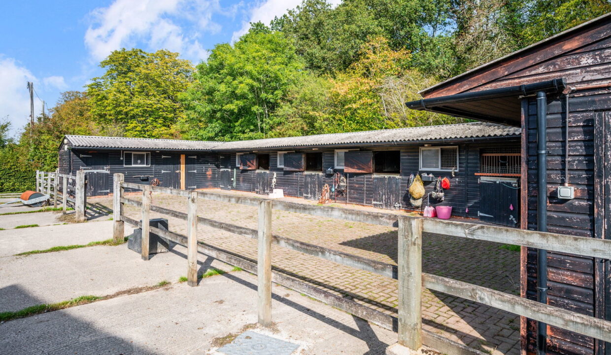 LITTLE-BURFORDS-_23__1790594999689