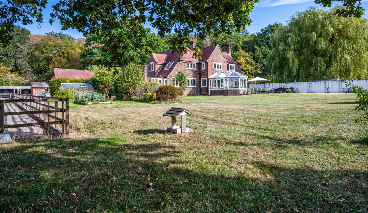 LITTLE-BURFORDS-_26__1790595009625