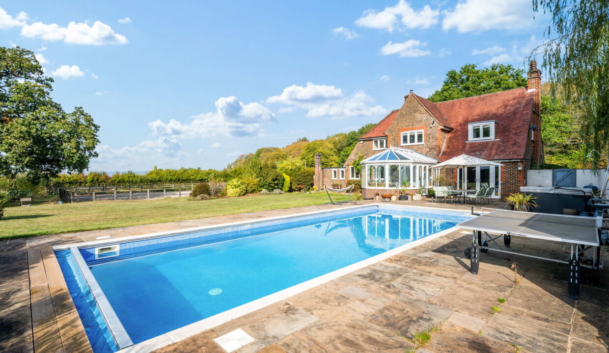 LITTLE-BURFORDS-_27__1790595019516