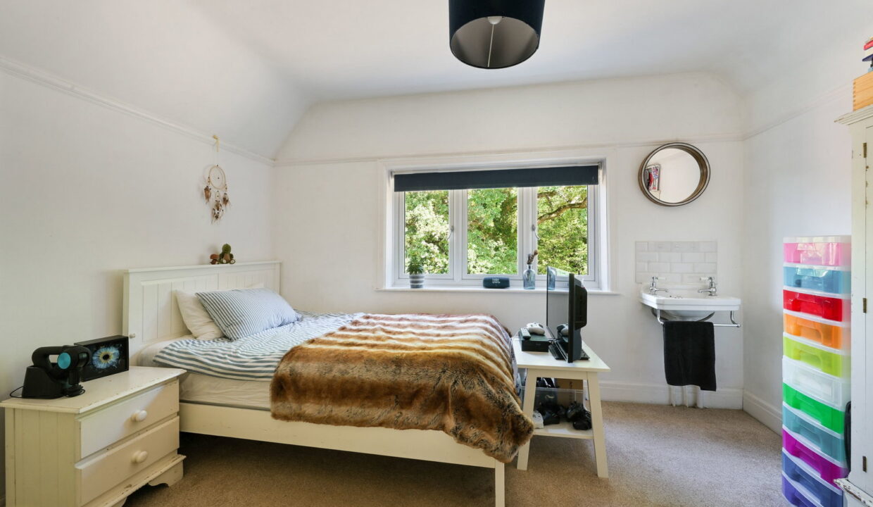 LITTLE-BURFORDS-_2__1790595030341