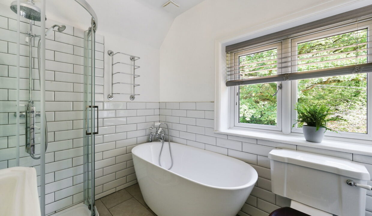 LITTLE-BURFORDS-_5__1790595036374