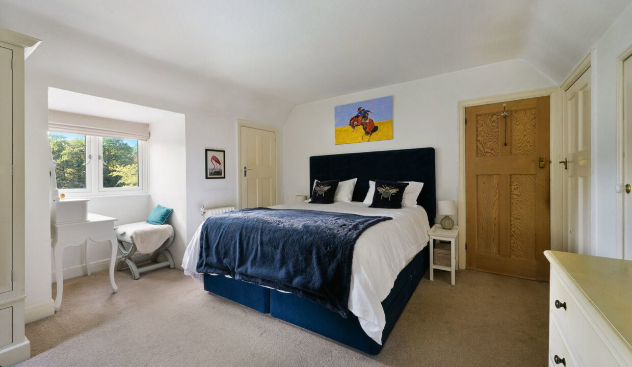 LITTLE-BURFORDS-_6__1790595036377