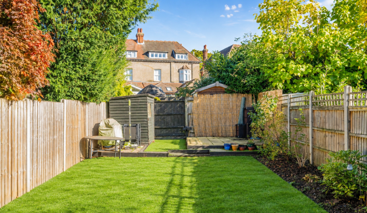 Lush-Suburban-Garden-in-Sunlight_1791812685418