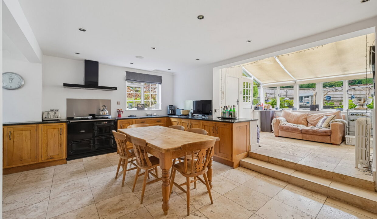ROCKFIELD-ROAD_-SPINNEY-MEADE-EAST-_25-FROM-44_-9_1791901359720