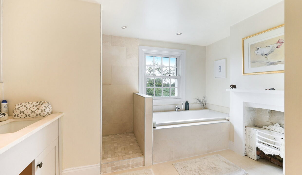 WHITEGATES-_10__1790681143126