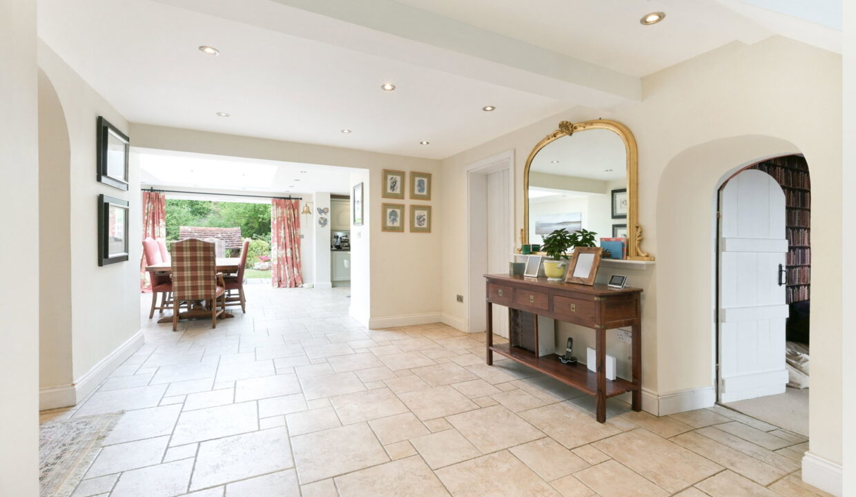 WHITEGATES-_13__1790681104146
