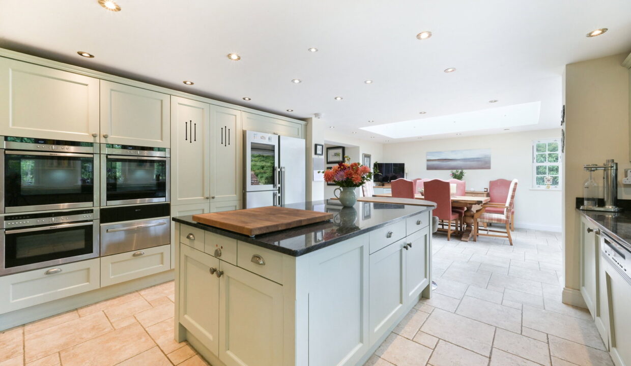 WHITEGATES-_19__1790681026669
