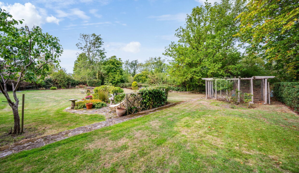 WHITEGATES-_25__1790337301296
