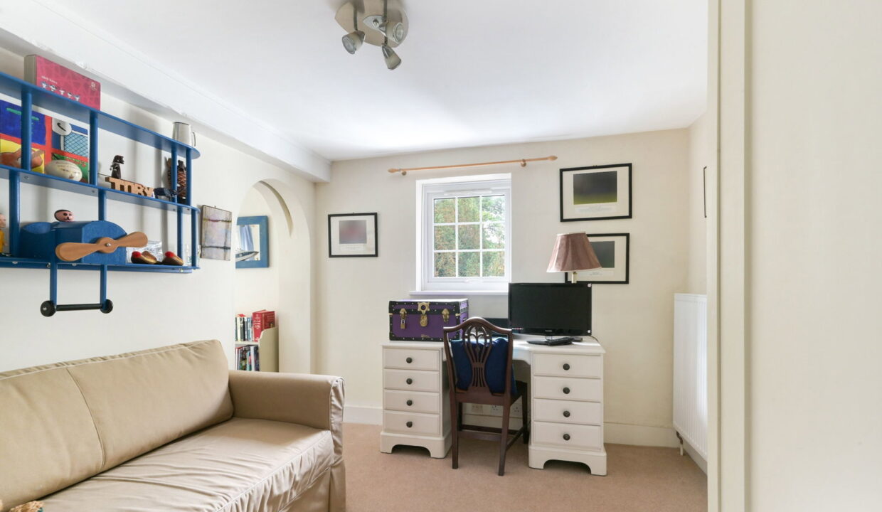 WHITEGATES-_4__1790681229080